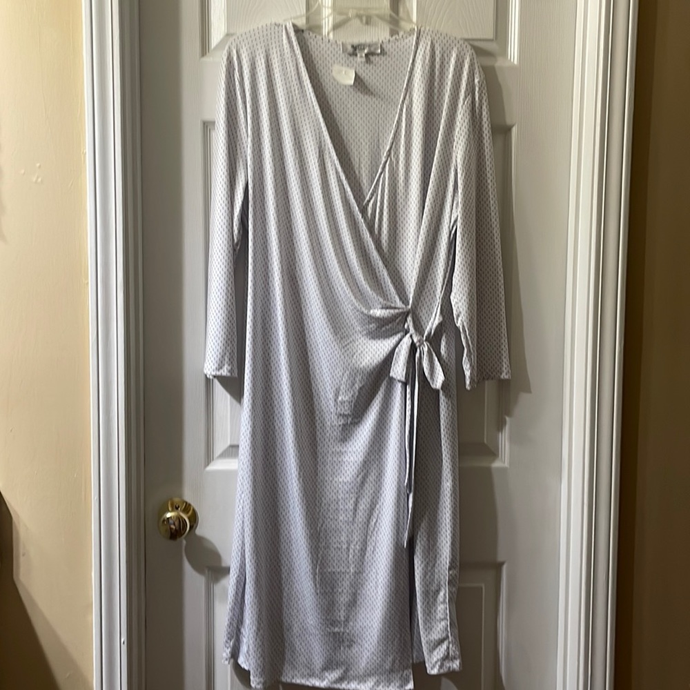 NWT - ladies wrap dress
